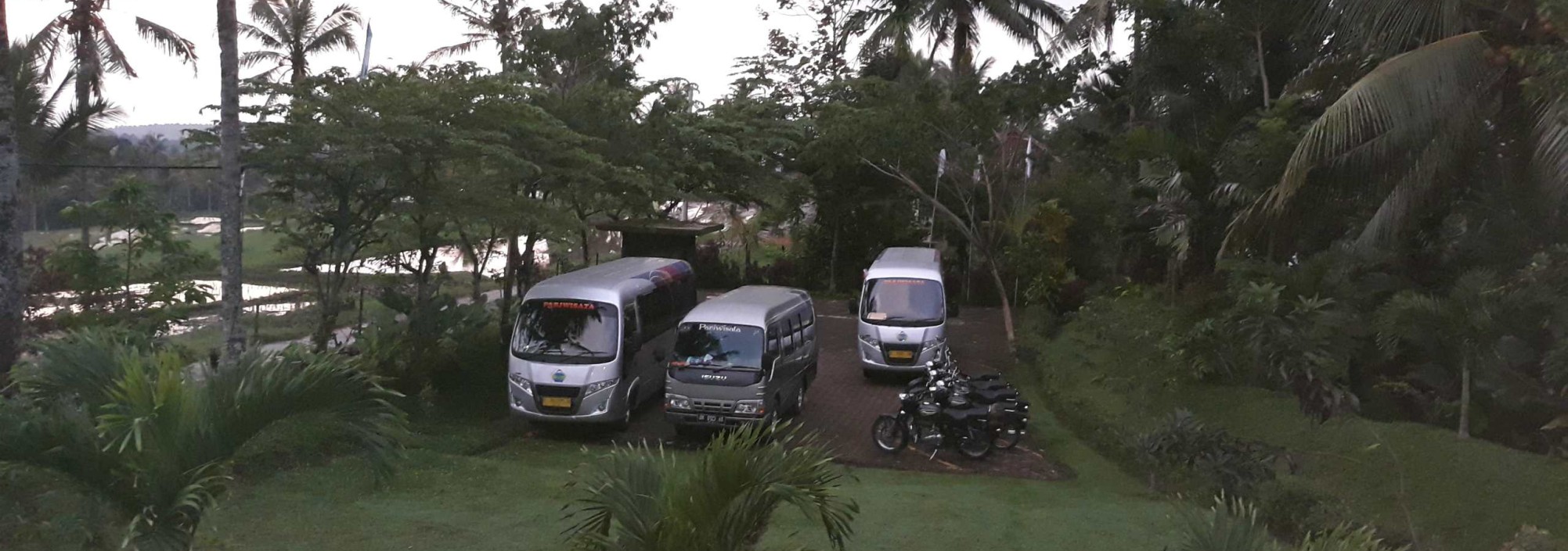 ijen-cliff-resort-java-parking-balitravel