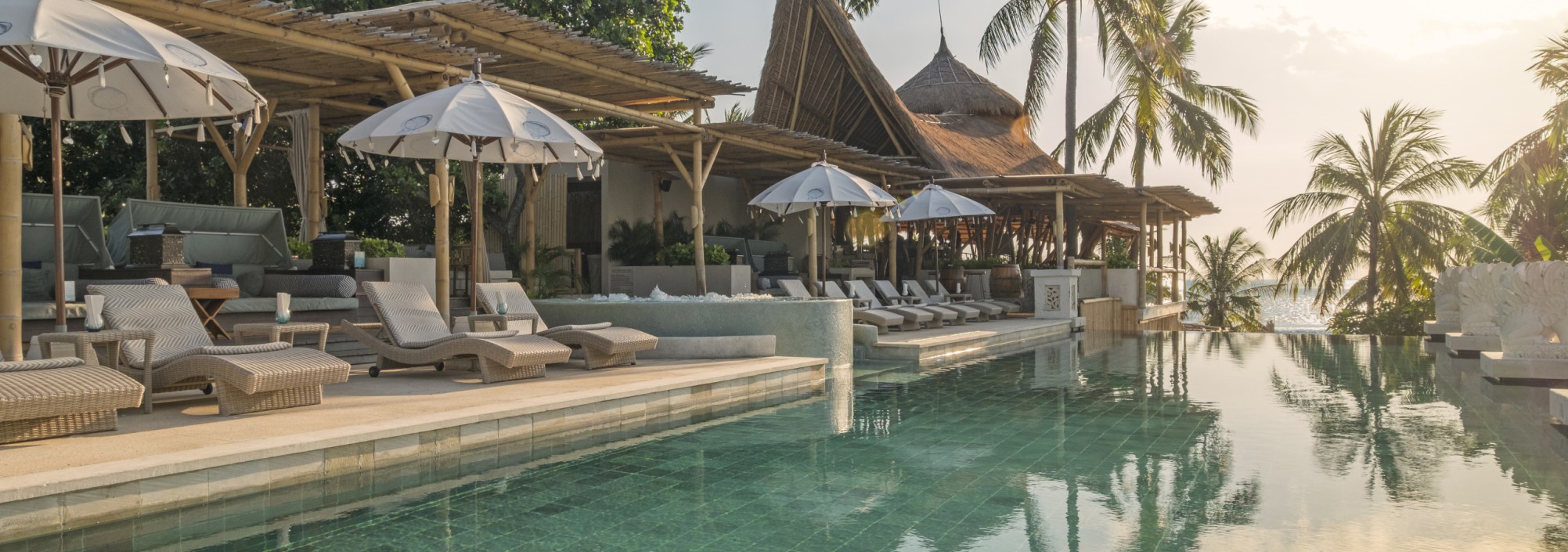 infinity-pool-bali-mandira-beach-resort-balitravel