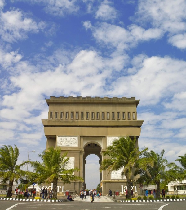 kediri-simpang-lima-java-balitravel