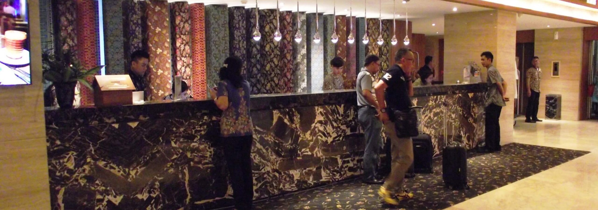le-polonia-hotel-medan-lobby-balitravel