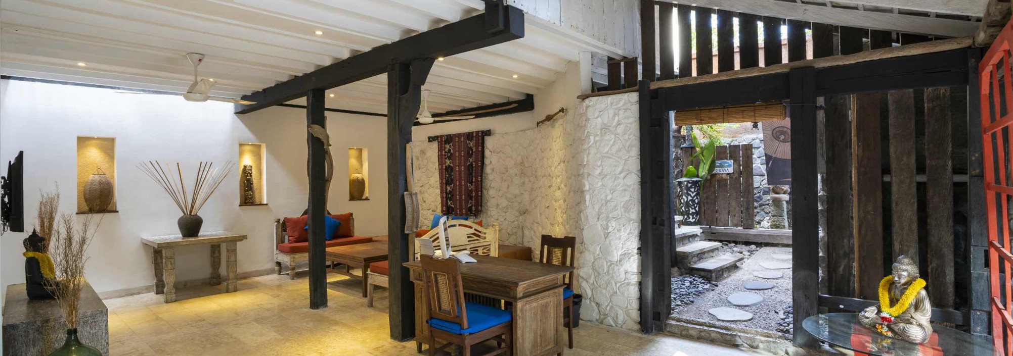 lobby-amed-lodge-balitravel