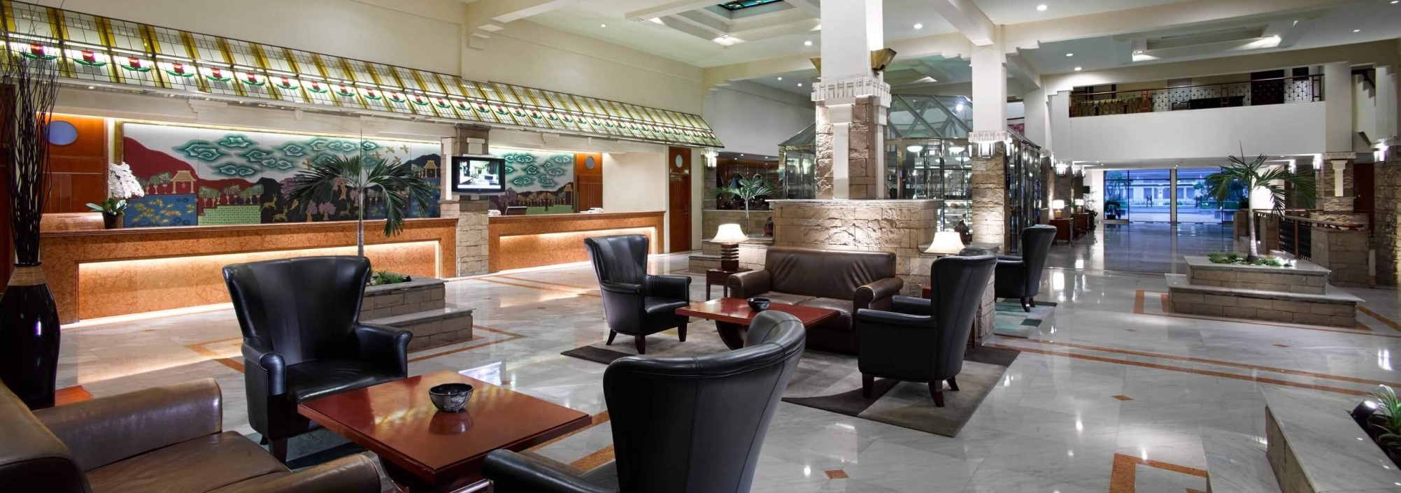 lobby-grand-preanger-bandung-java-balitravel