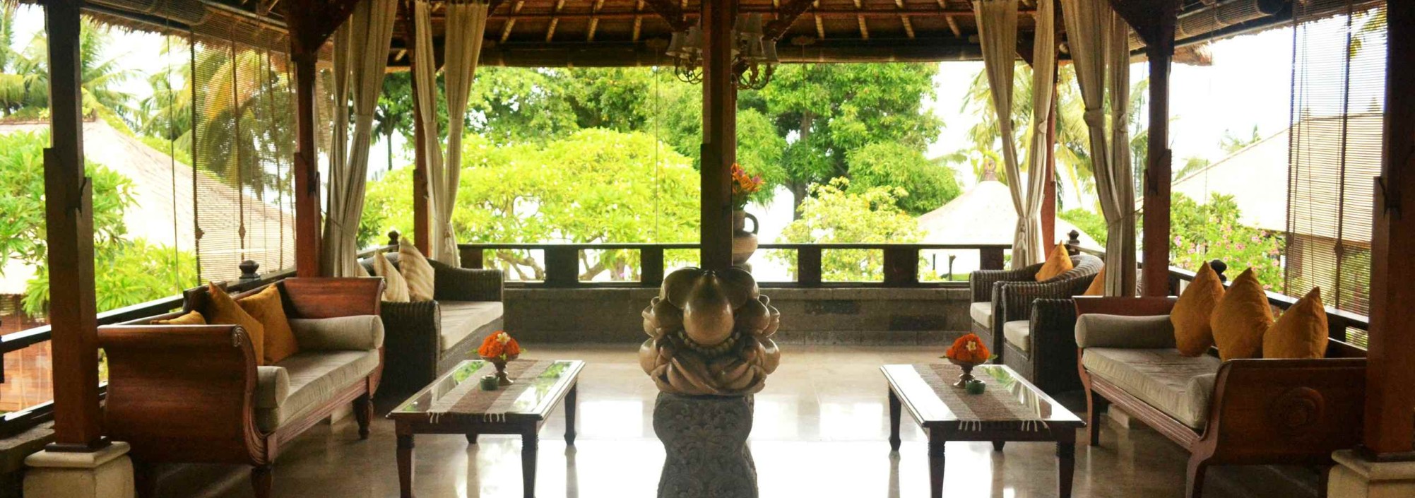 lobby-puri-bagus-lovina-balitravel