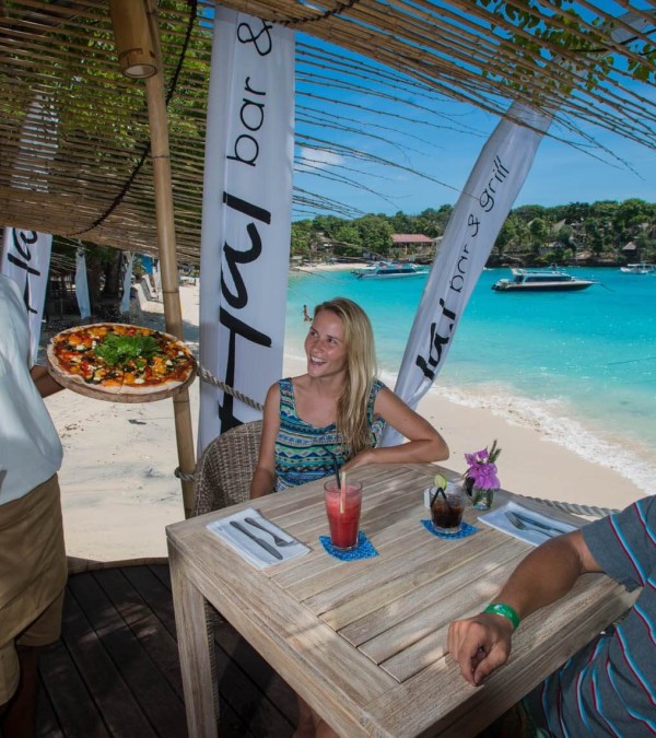 lunch-hai-tide-beach-resort-balitravel