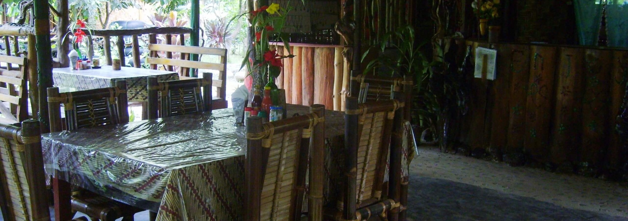 mega-inn-guesthouse-restaurant-sumatra-balitravel