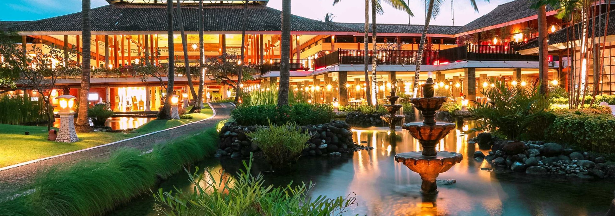 melia-bali-garden-night-balitravel