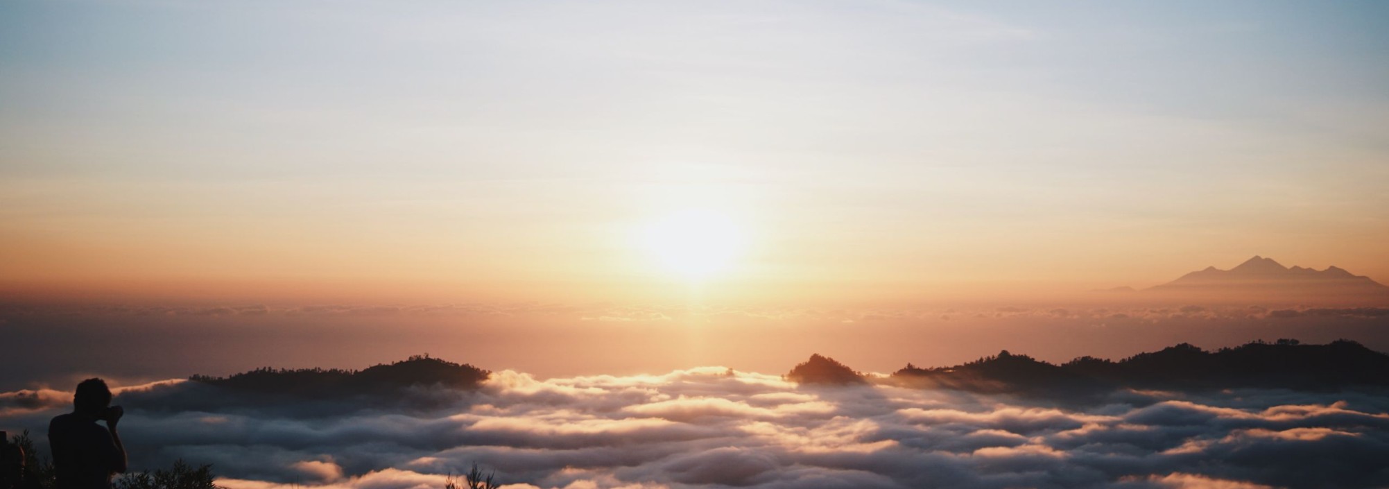 mount-batur-sunrise-unsplash-balitravel