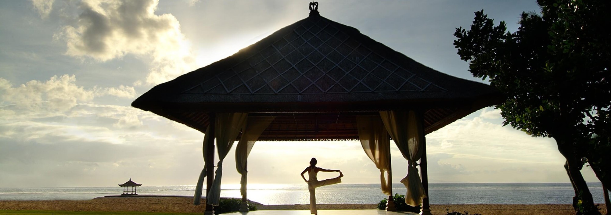 nusa-dua-beach-hotel-yoga