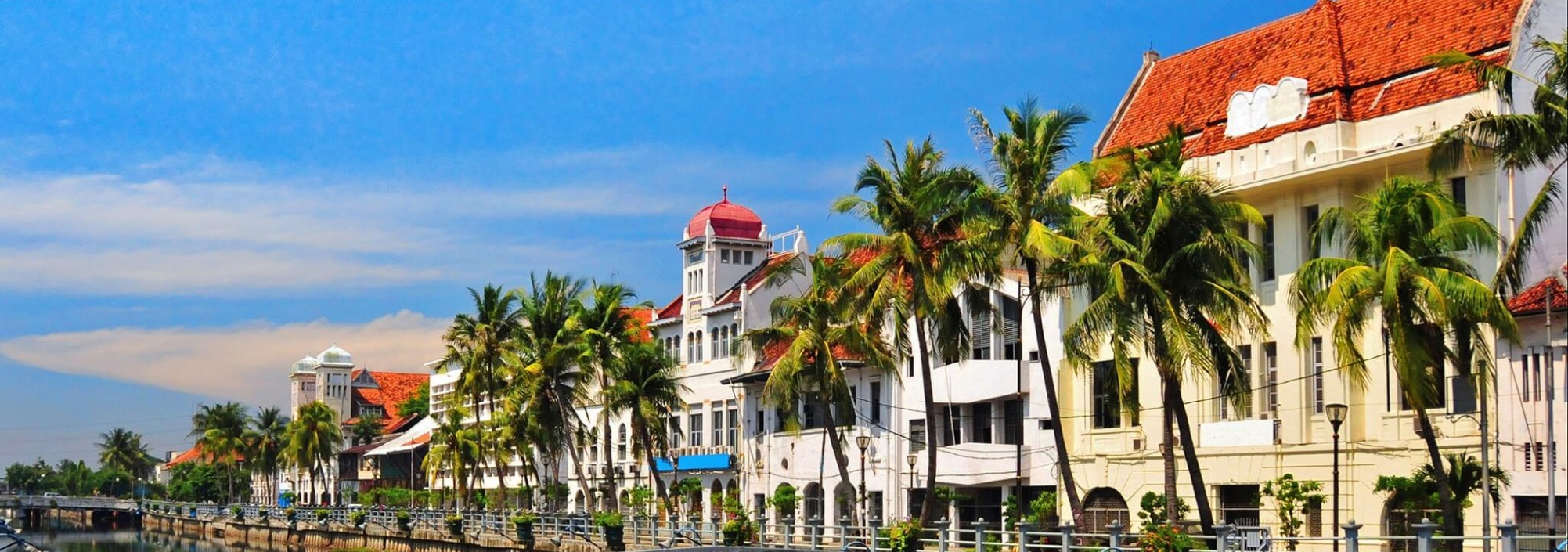 oude-binnenstad-nederlandse-huizen-jakarta-batavia