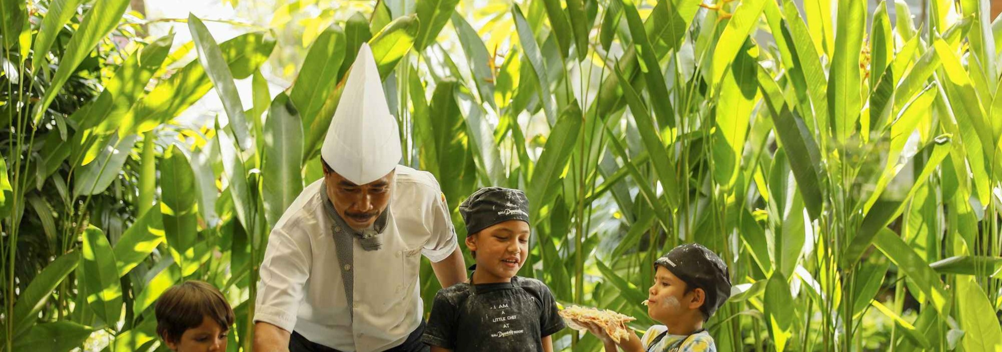 pizza-maken-kids-bali-dynasty-resort-balitravel