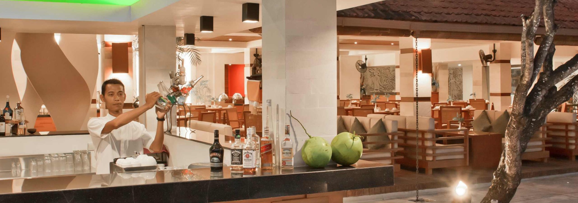 pool-bar-bali-rani-hotel-balitravel