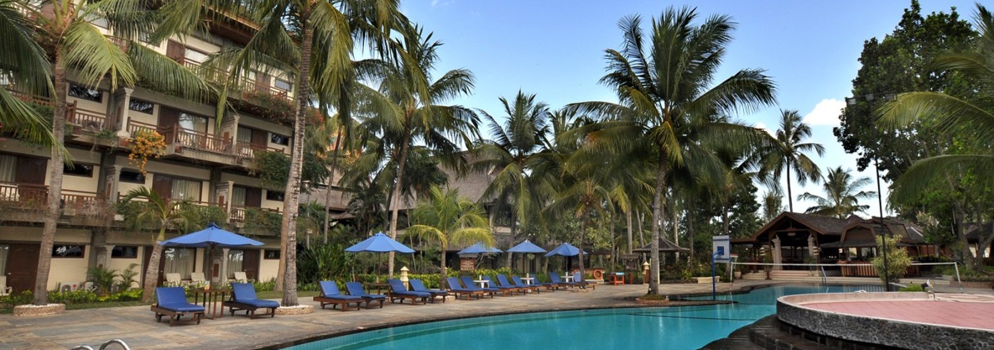 pool-the-jayakarta-lombok-senggigi