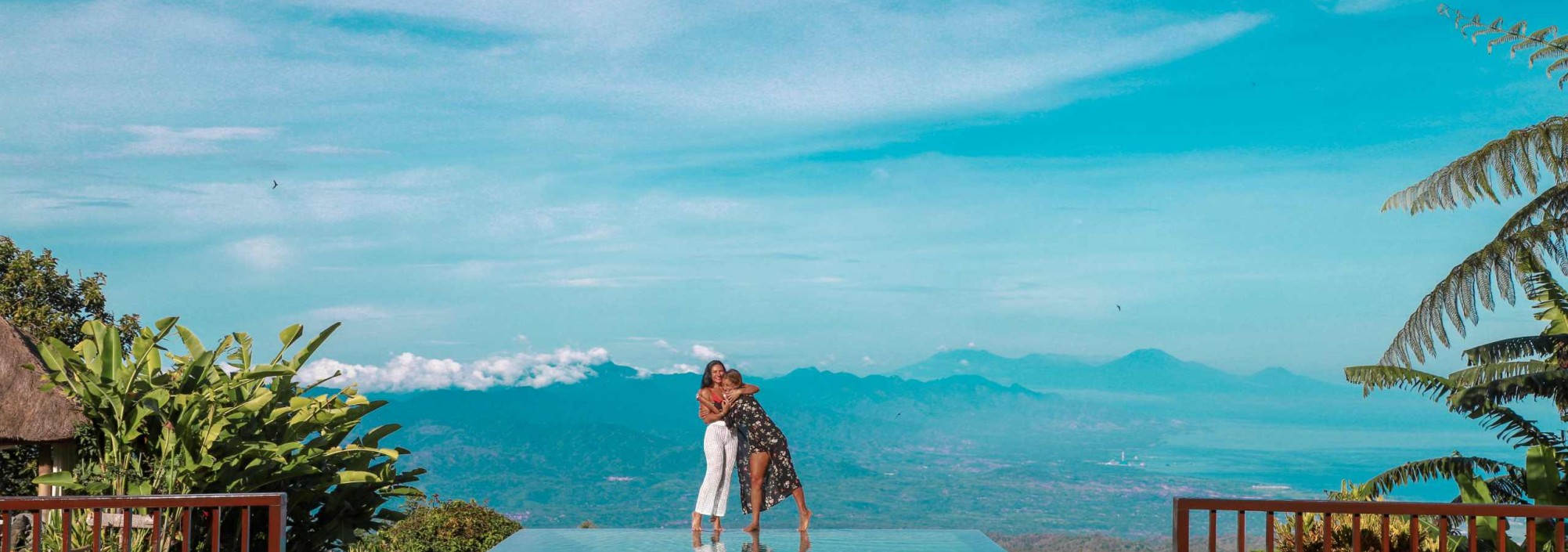 pool-with-friend-munduk-mooding-plantation-balitravel