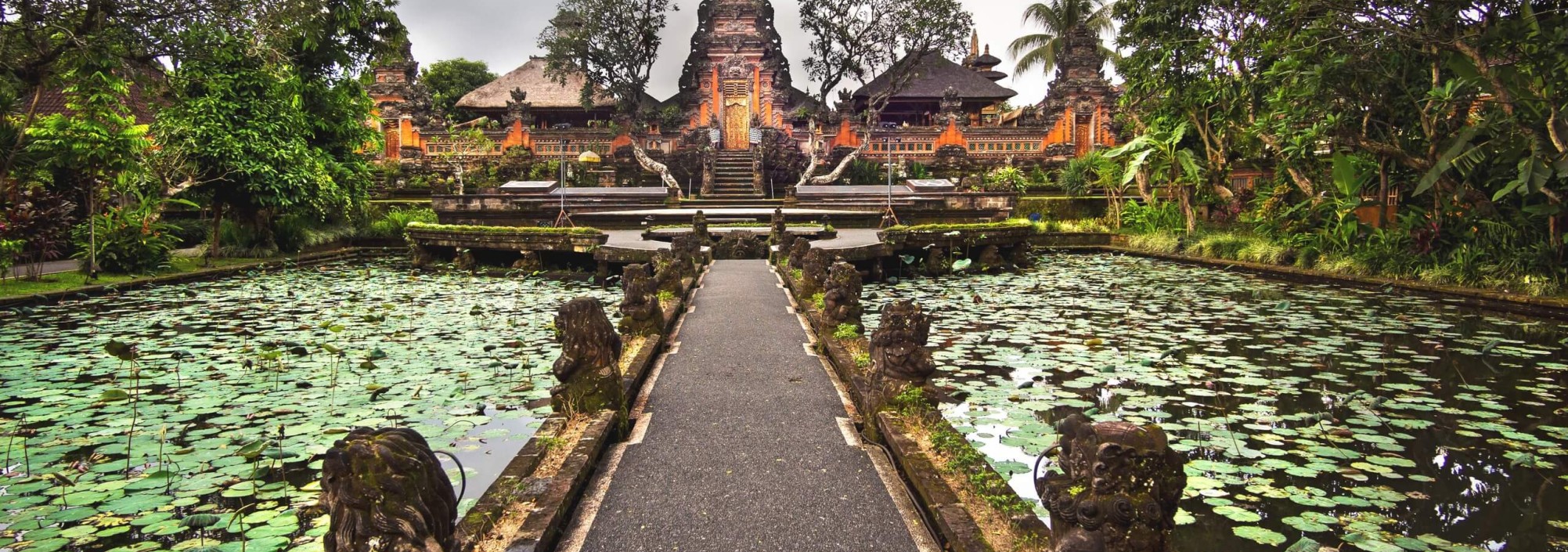 pura-saraswati-tempel-ubud-balitravel