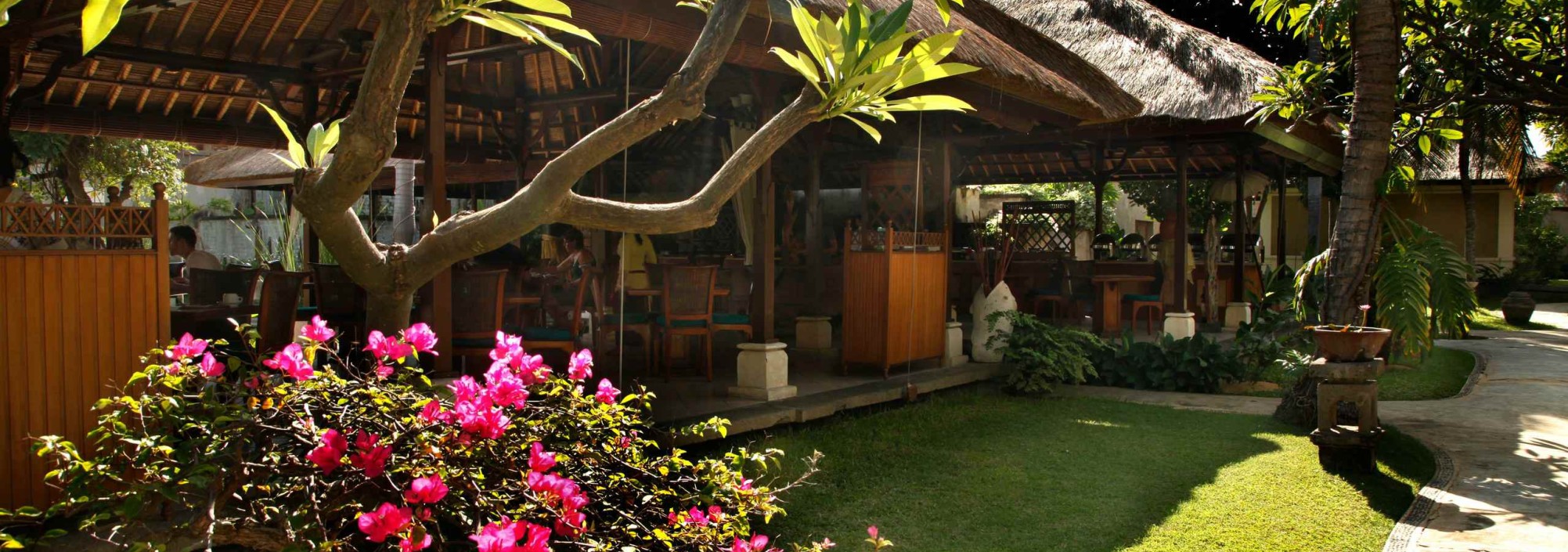 puri-bagus-lovina-restaurant-balitravel