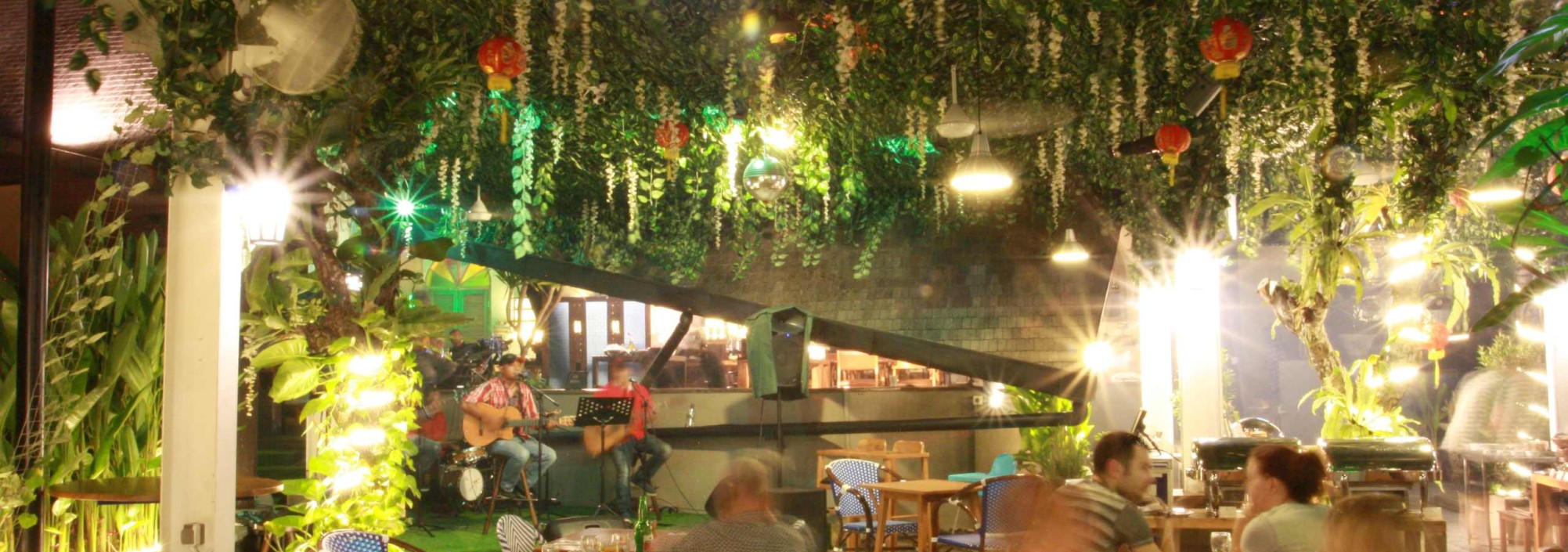 restaurant-dapoer-oasis-lagoon-resort-balitravel