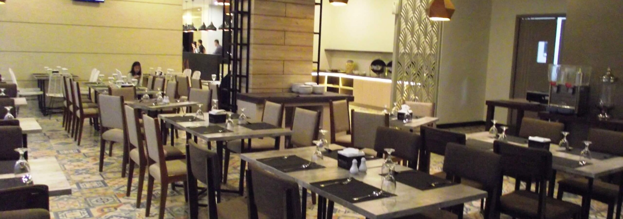 restaurant-le-polonia-hotel-medan-sumatra-balitravel