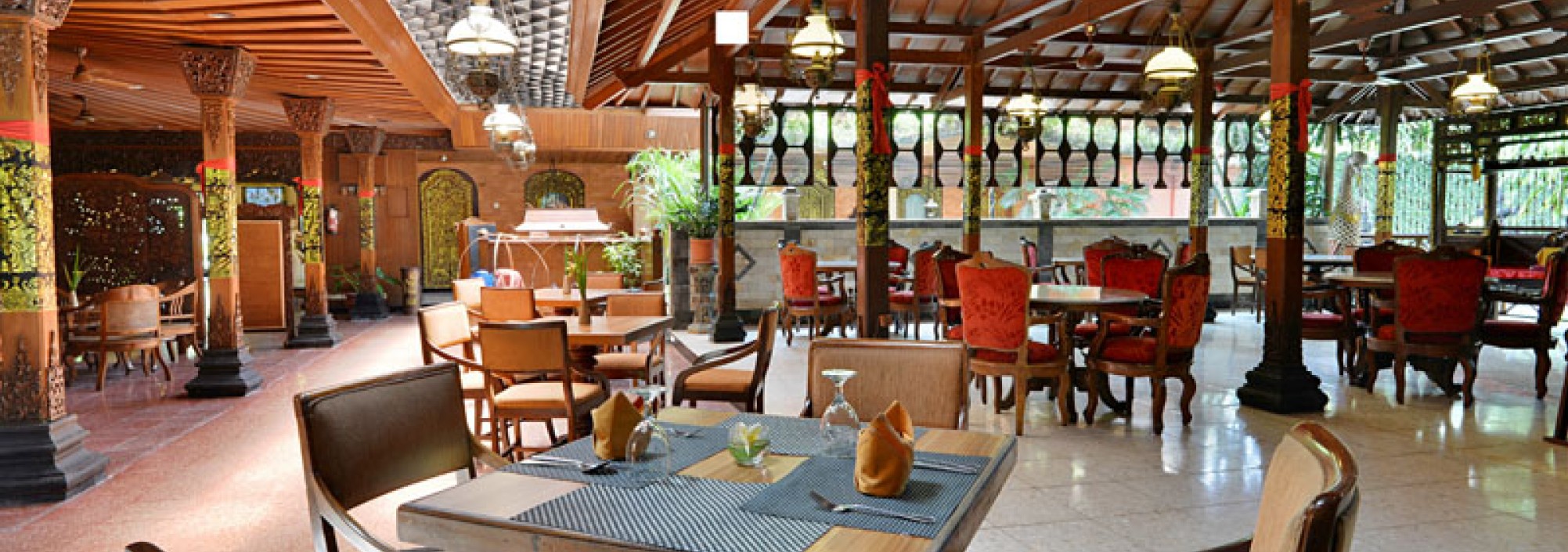 restaurant-puri-artha-hotel-yogyakarta-balitravel