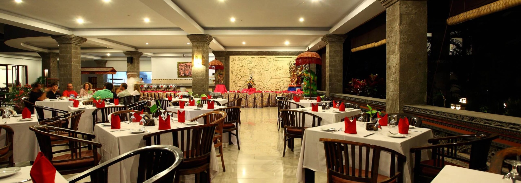 restaurant-puri-saron-resort-bali