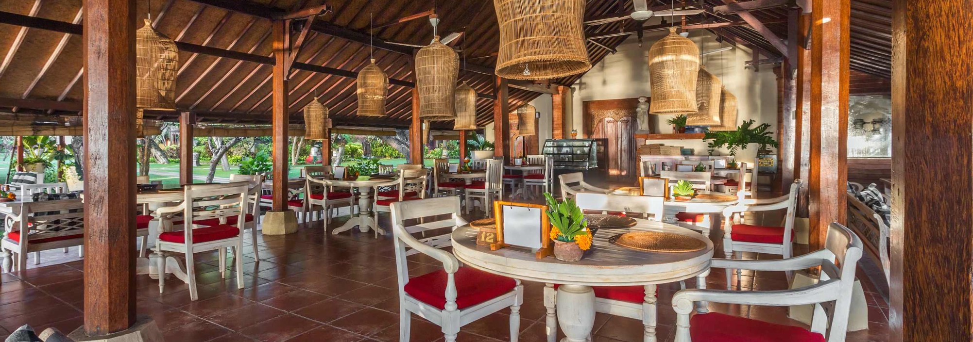 restaurant-taman-sari-bali-travel