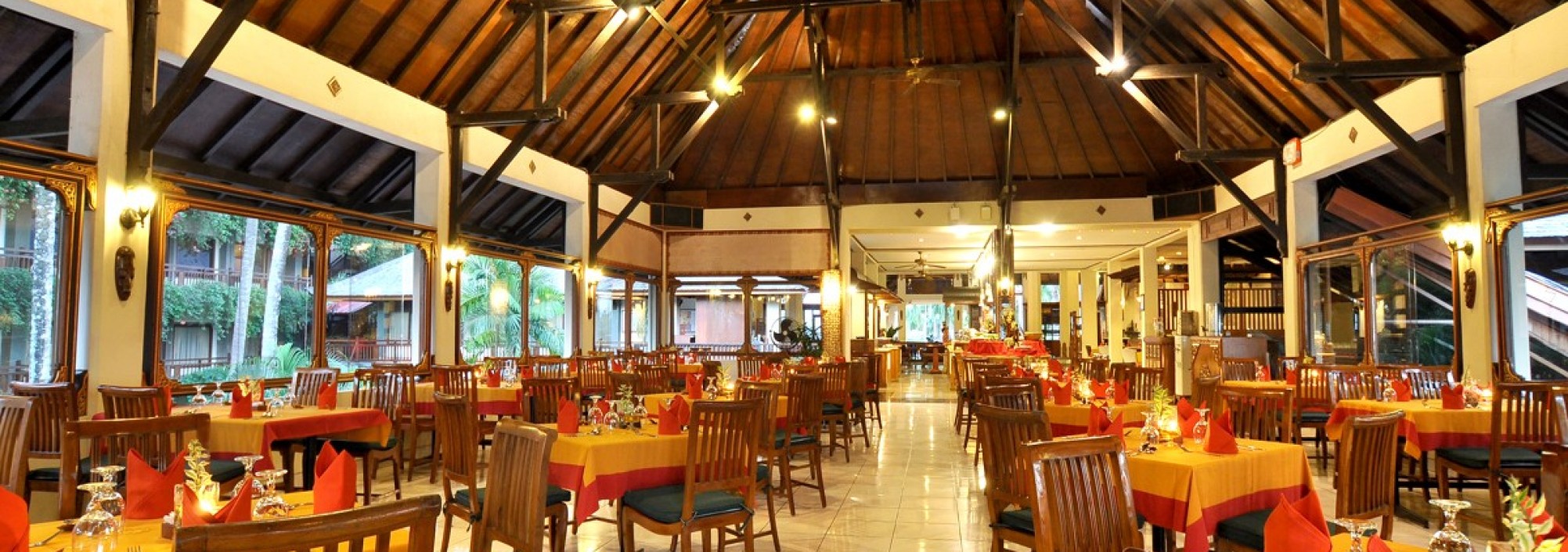 restaurant-the-jayakarta-lombok-resort-senggigi