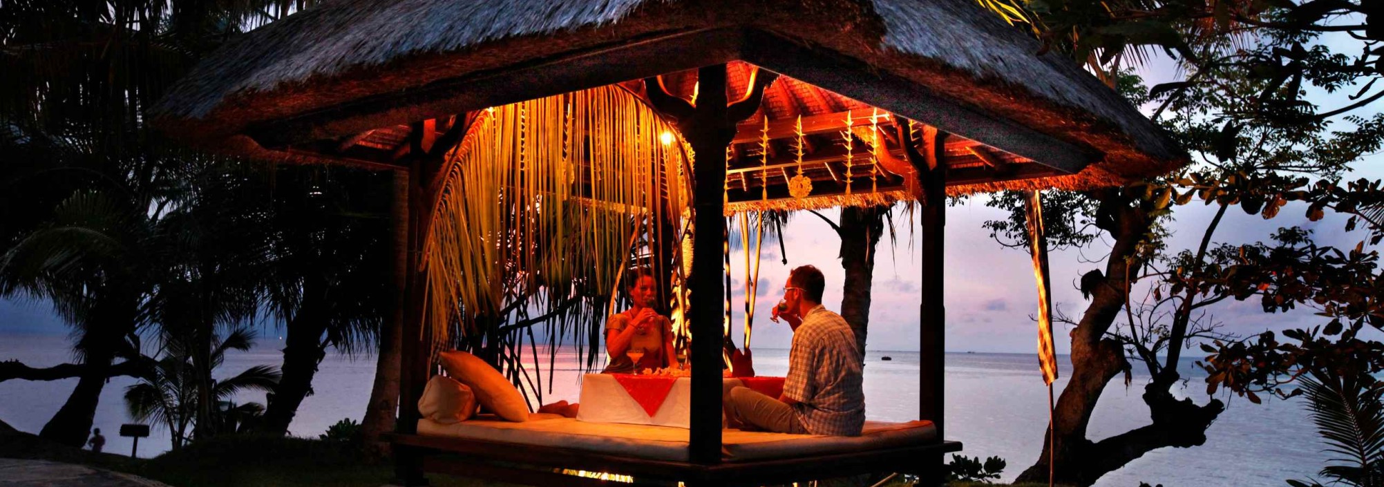 romantic-dining-puri-bagus-lovina-balitravel