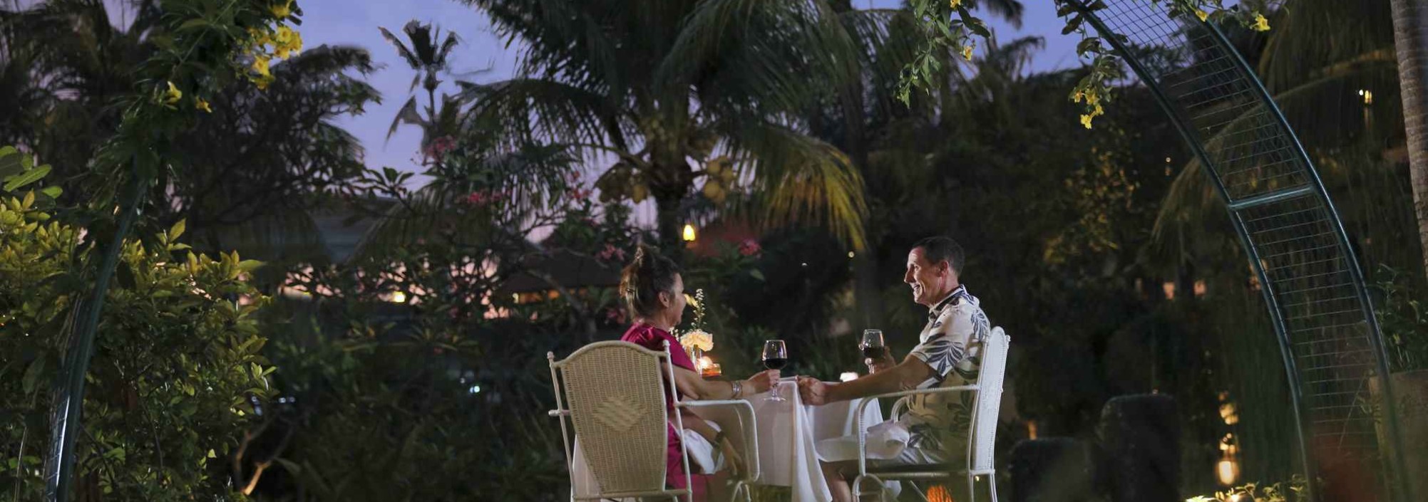 romantic-dinner-bali-dynasty-resort-balitravel