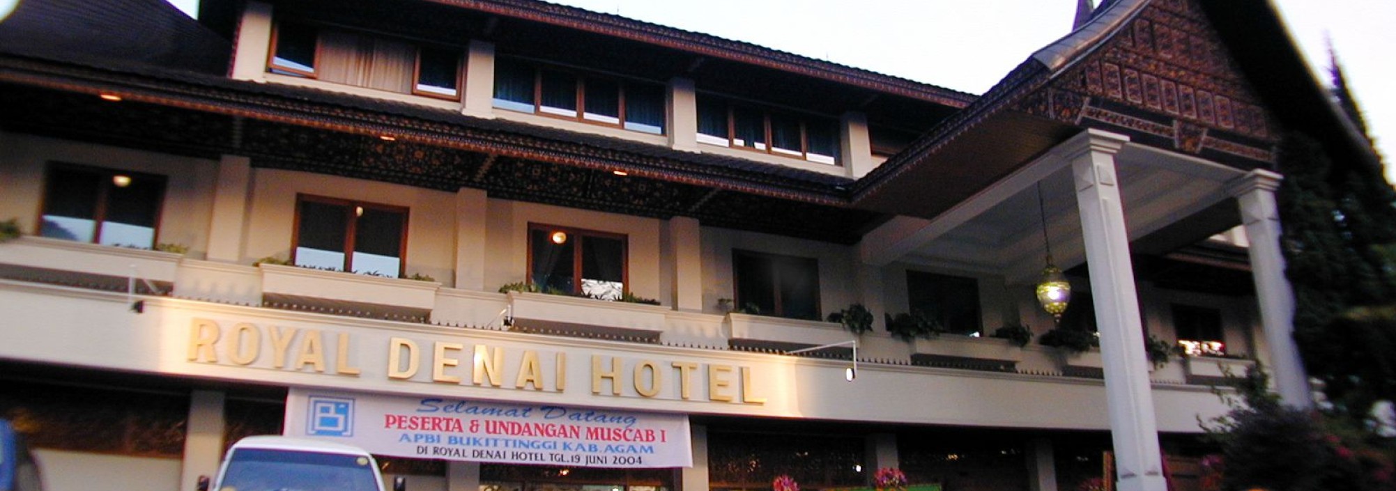 royal-denai-hotel-bukittinggi-balitravel