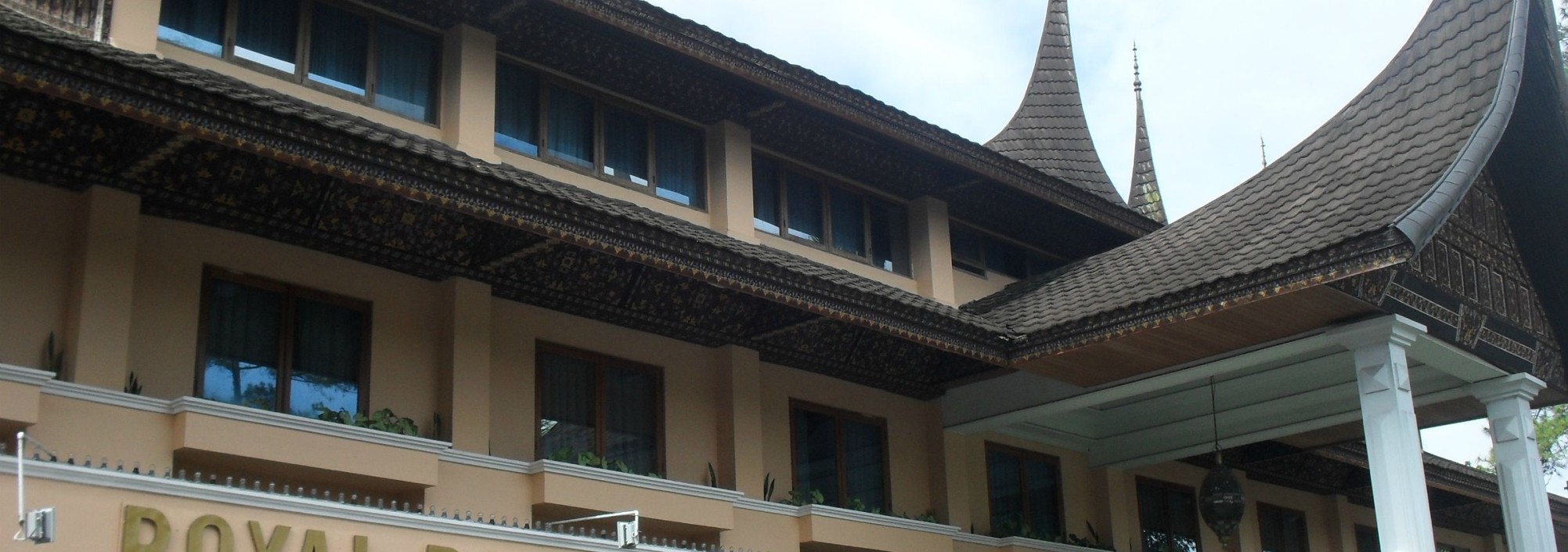 royal-denai-hotel-bukittinggi-sumatra-1