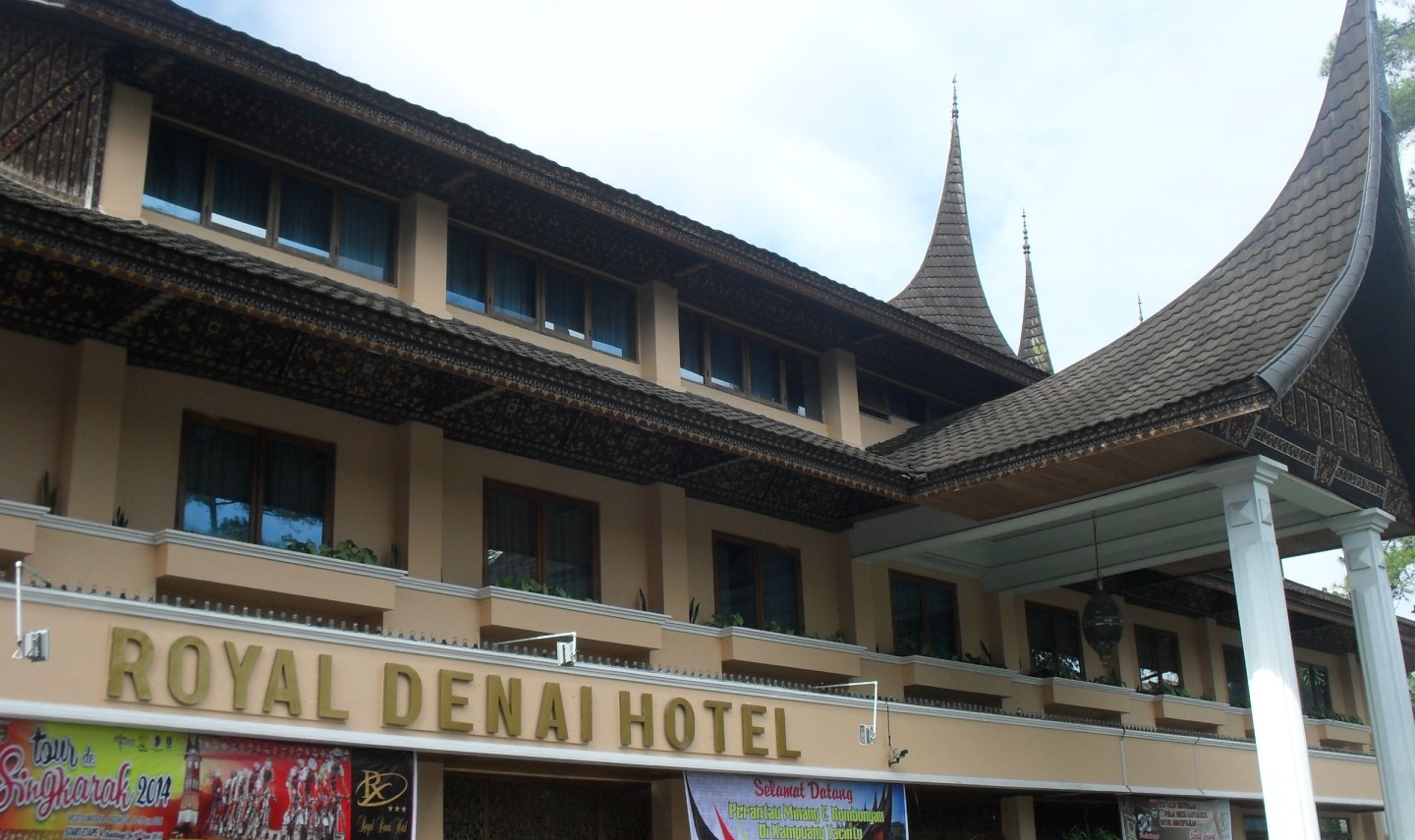 royal-denai-hotel-bukittinggi-sumatra