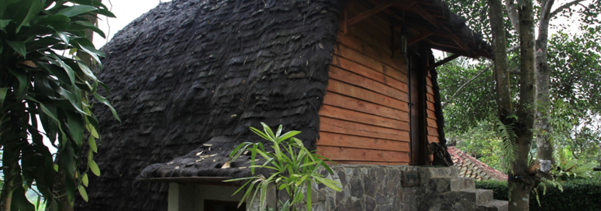 ruma-jineng-kampoeng-villa-sukabumi-1