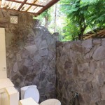 sanitair-traditioneel-erf-mambal-homestay