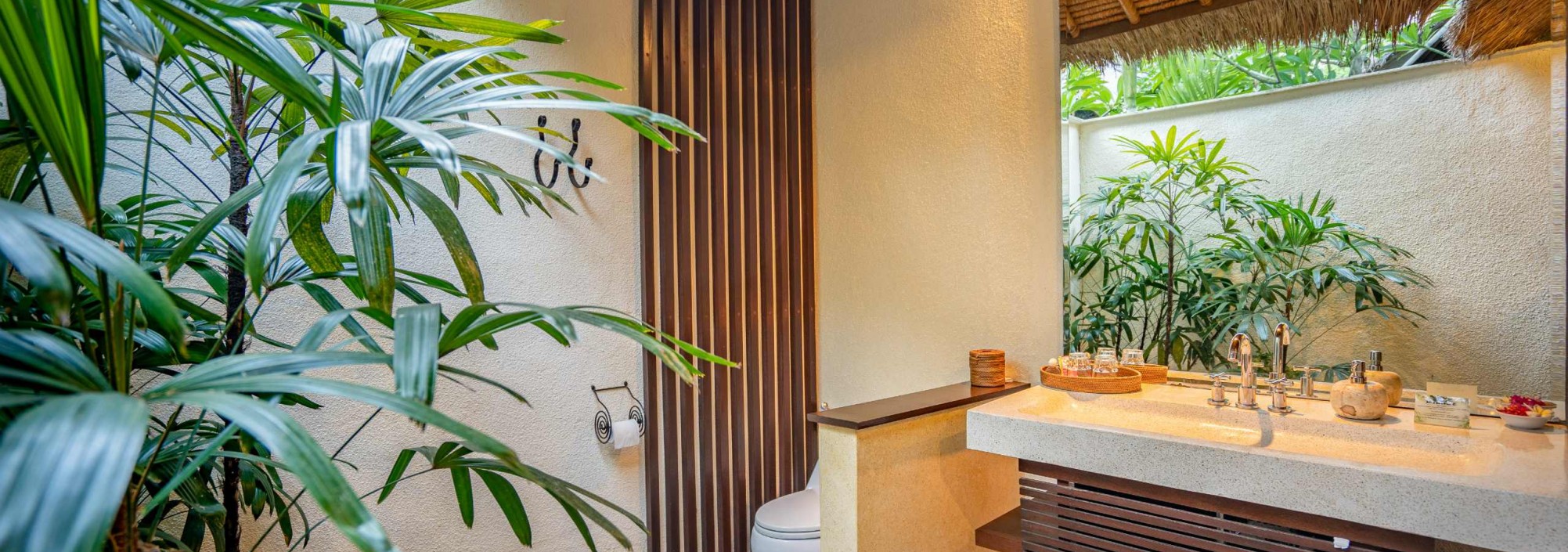 santai-bali-amed-badkamer-balitravel