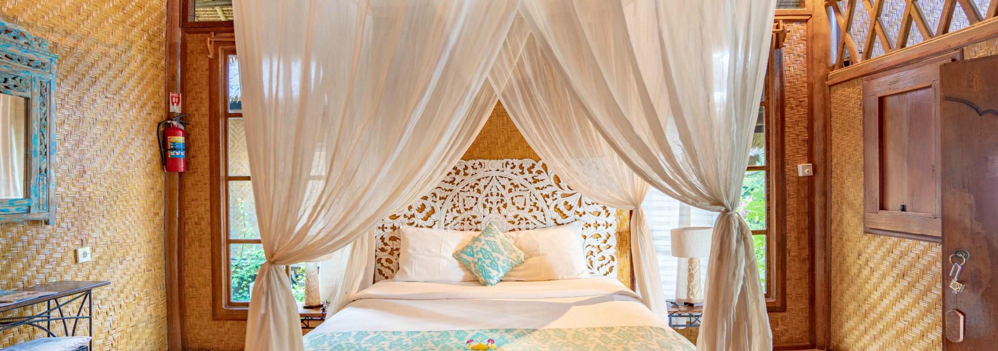 santai-bali-amed-bungalow-balitravel