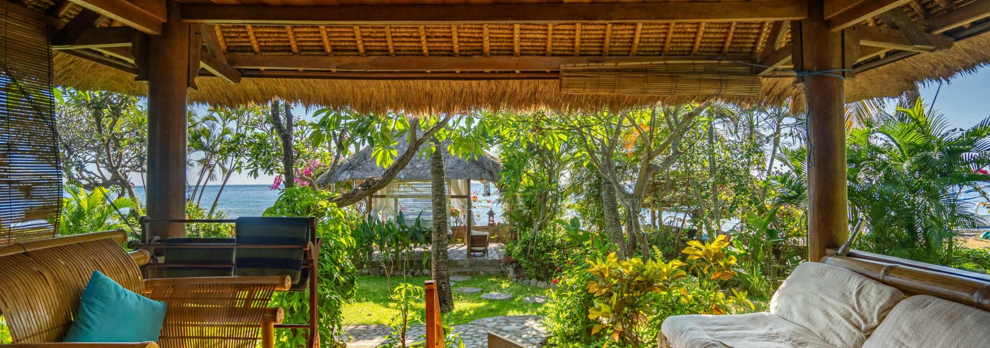 santai-bali-amed-relax-area-bali-travel