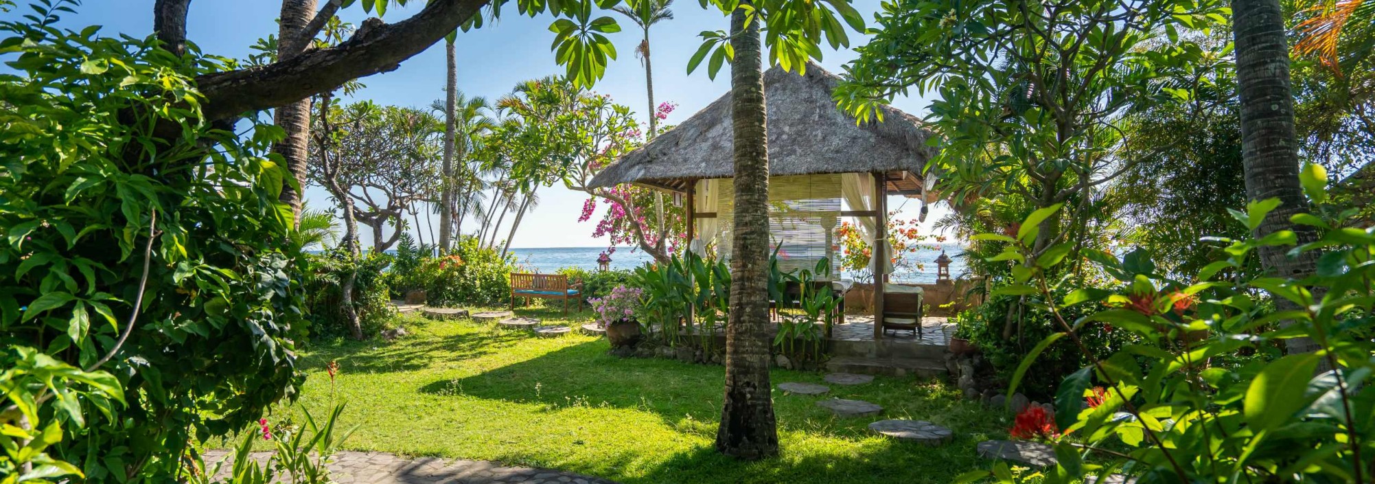 santai-bali-amed-spa-gazebo-balitravel