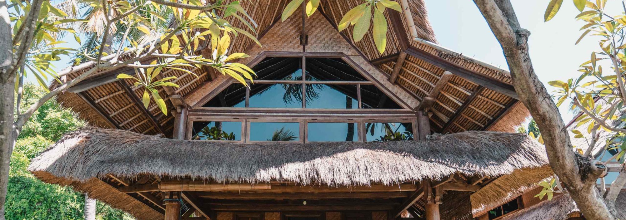 santai-bali-hotel-amed-bugalow-seafront-balitravel