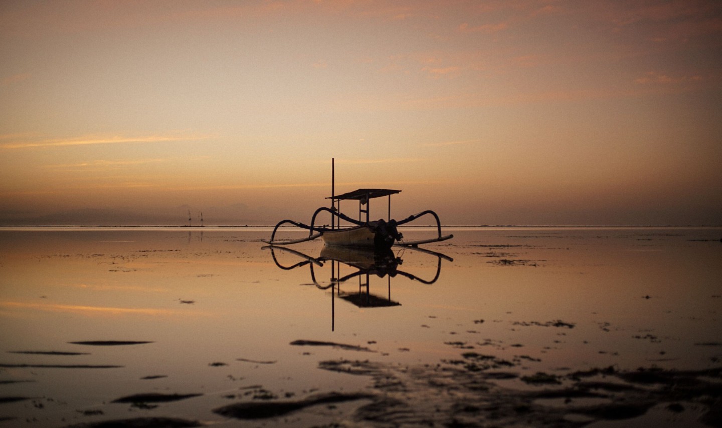 sanur-boot-unsplash