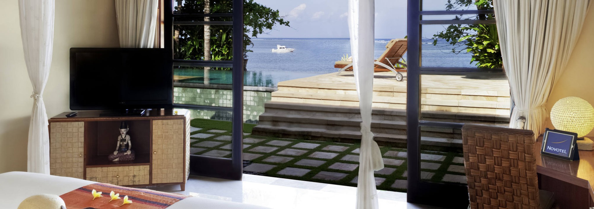 seaview-novotel-benoa-balitravel