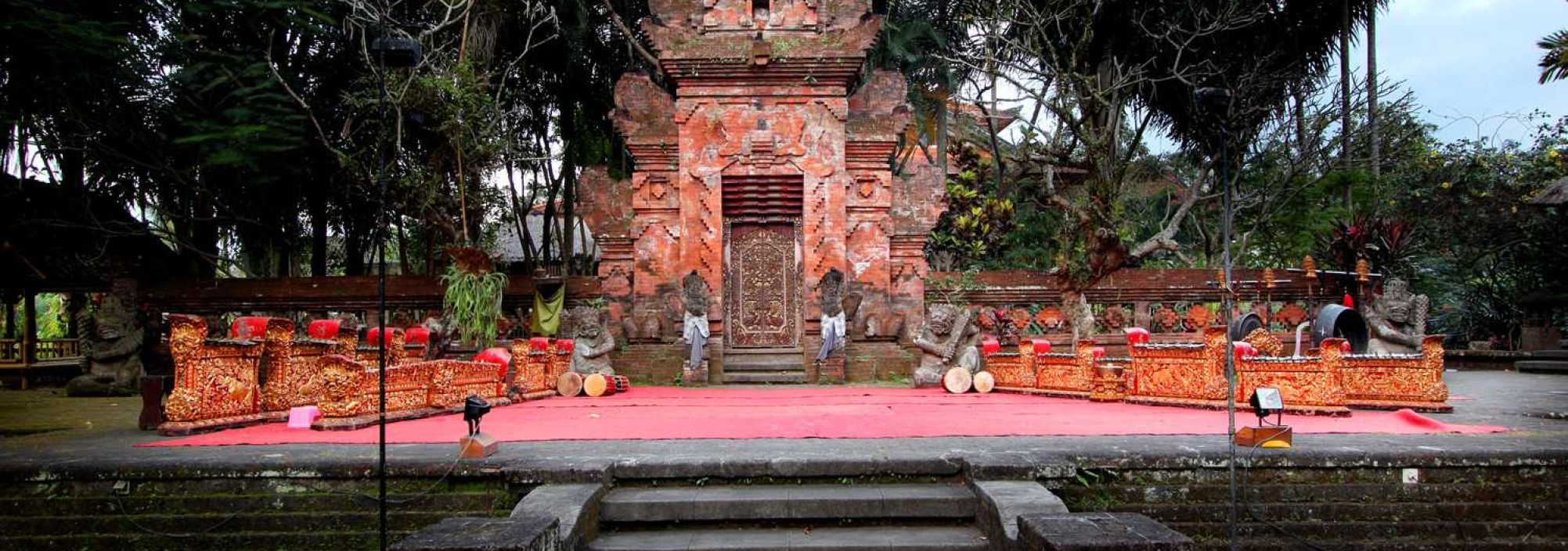 stage-arma-resort-ubud-balitravel