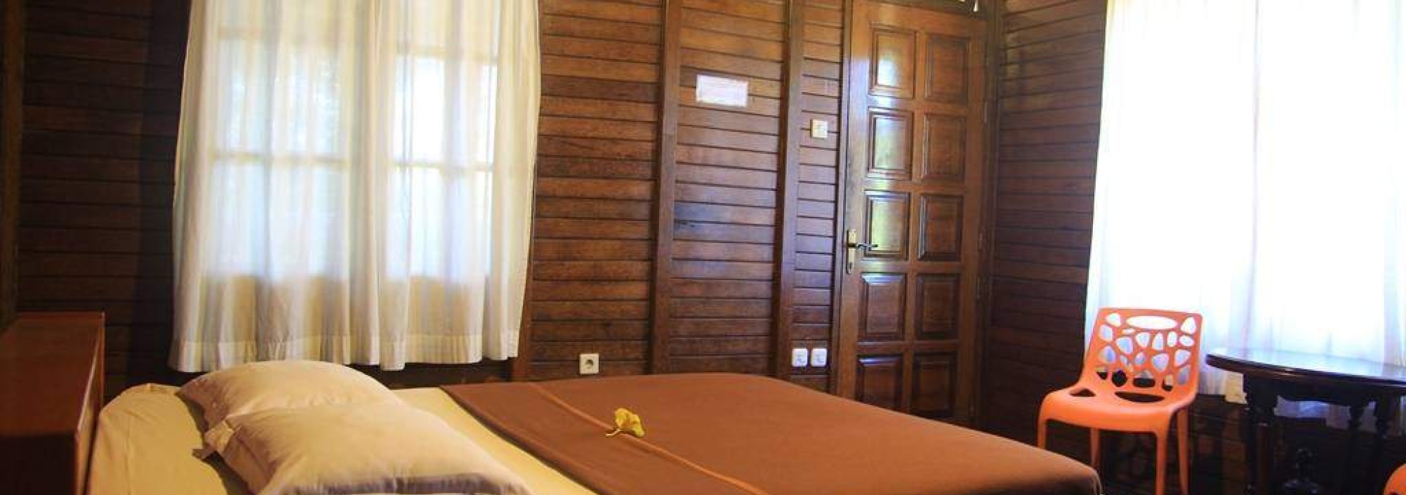 standaard-kamer-highland-resort-manado-sulawesi-1