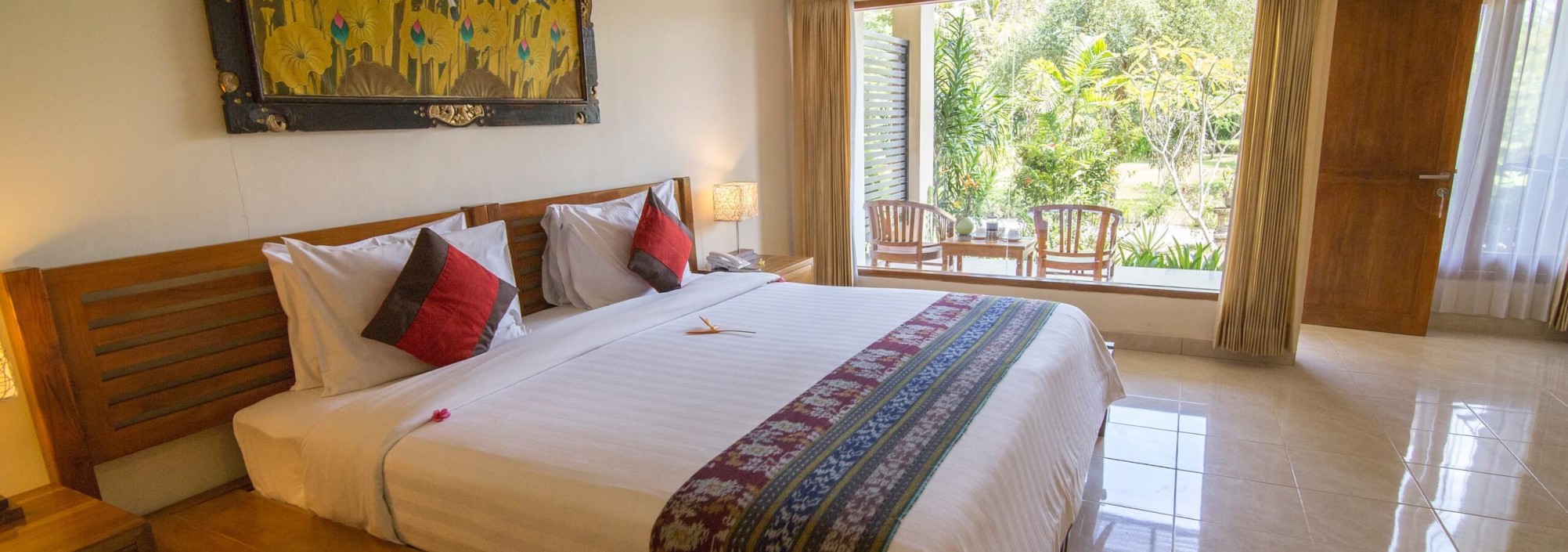 standaard-kamer-puri-sari-beach-hotel-labuan-bajo-1