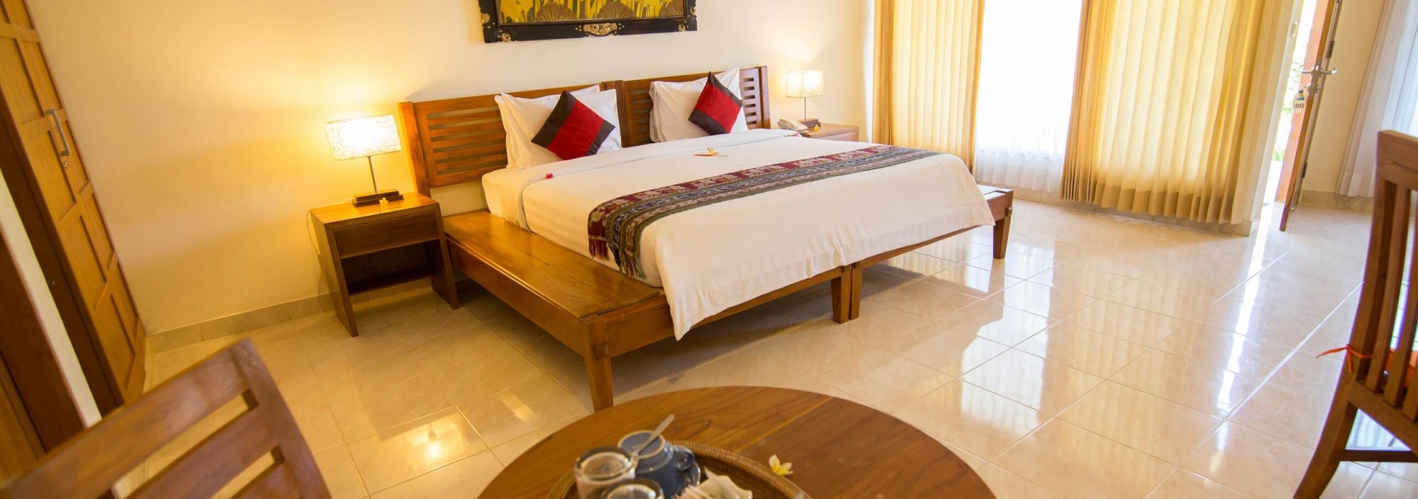 standaard-kamer-puri-sari-beach-hotel-labuan-bajo-balitravel