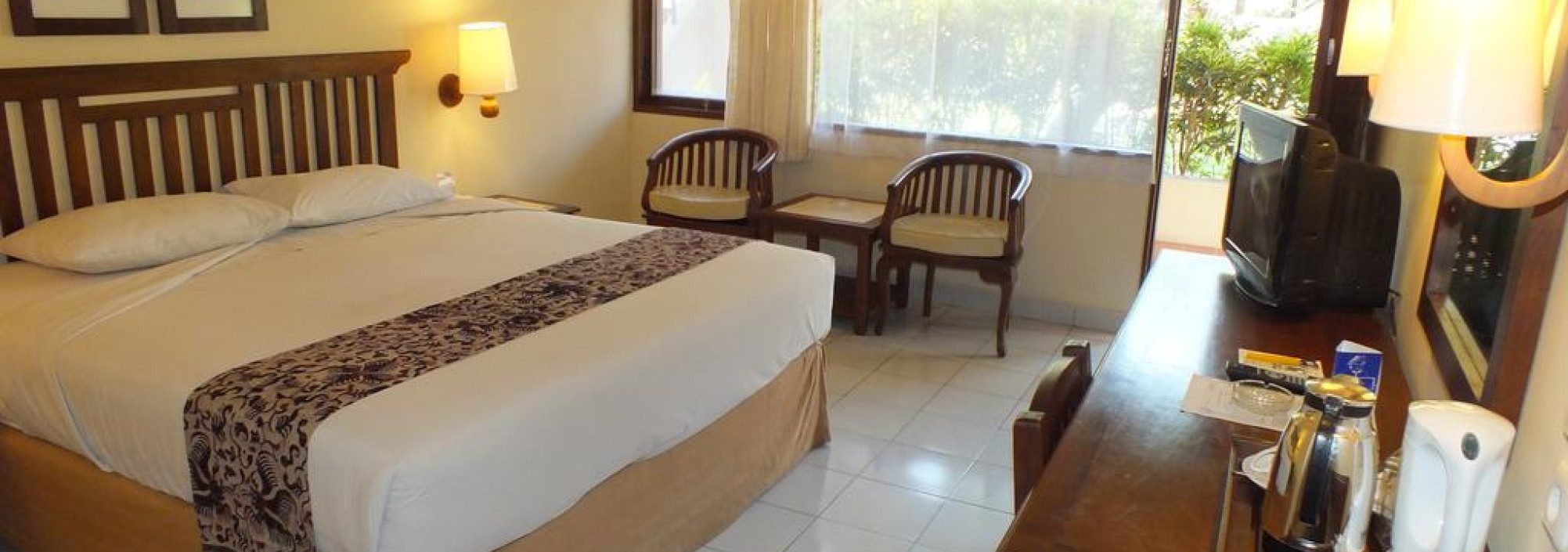 standard-double-room-besakih-beach-sanur-1