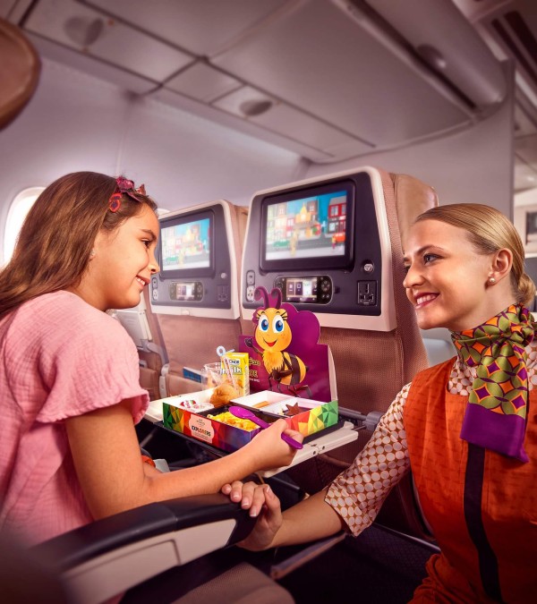 stewardess-en-kind-etihad-airways-4