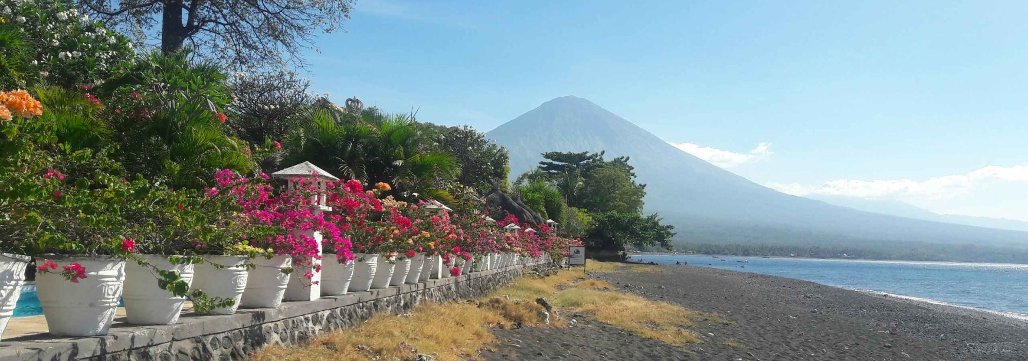 strand-kembali-beach-bungalows-amed-balitravel