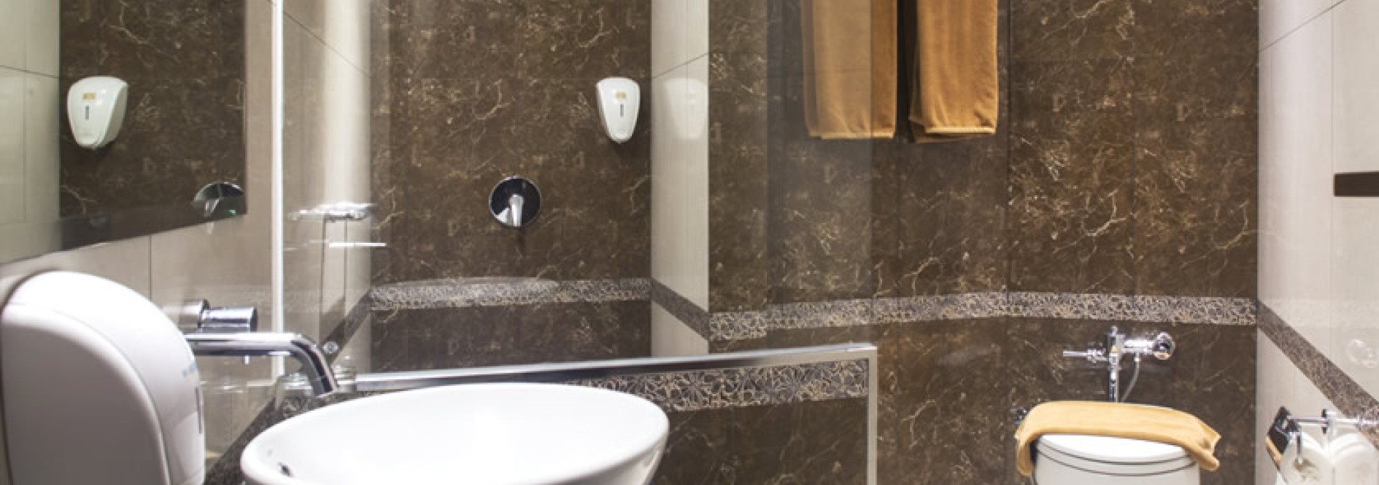 sukajadi-hotel-junior-suite-badkamer