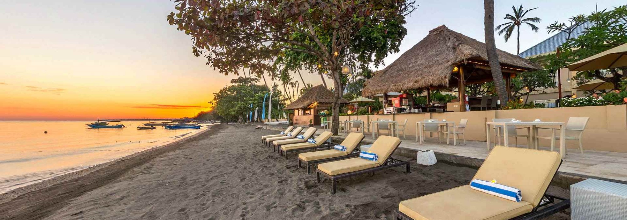 sunrise-beach-the-lovina-balitravel