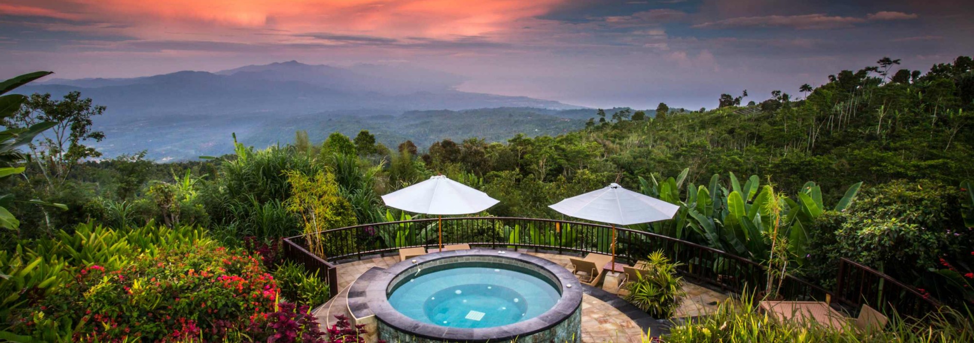 sunset-jacuzzi-munduk-mooding-plantation-balitravel