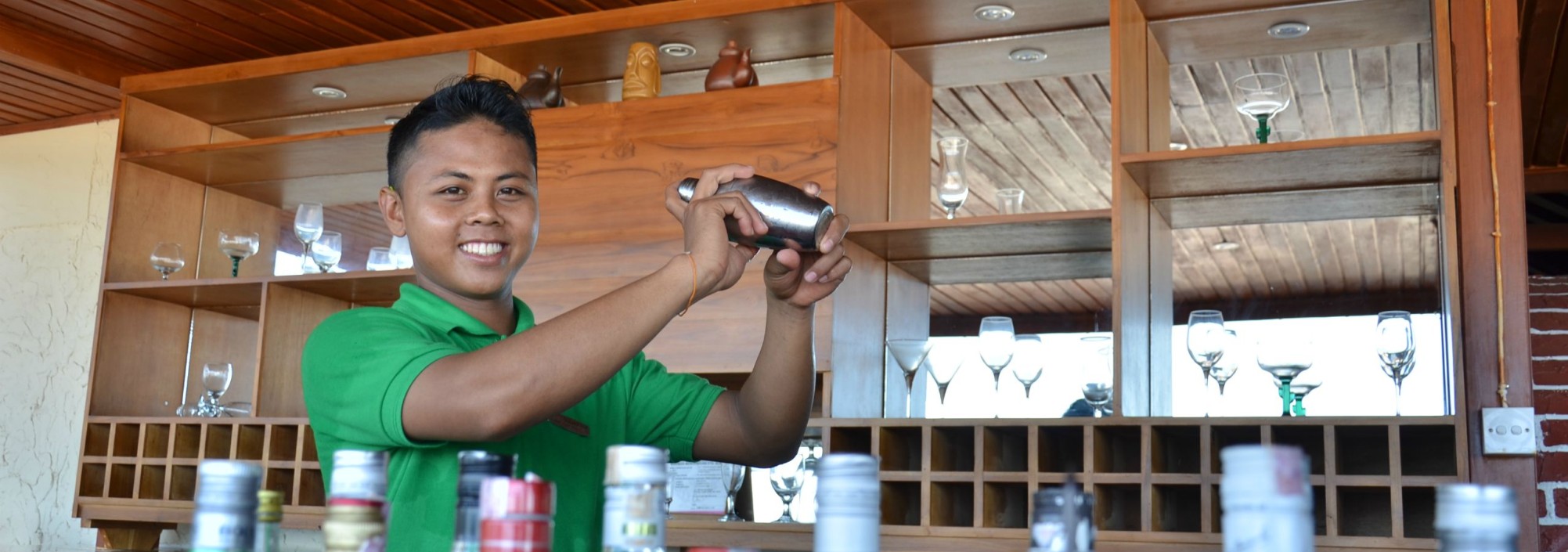 sunsetbar-kila-senggigi-lombok-balitravel